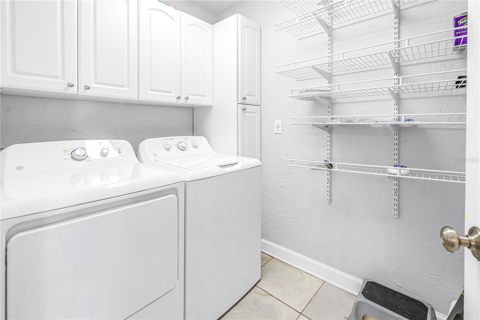 Image 17 of 37 For 774 40th Avenue Ne