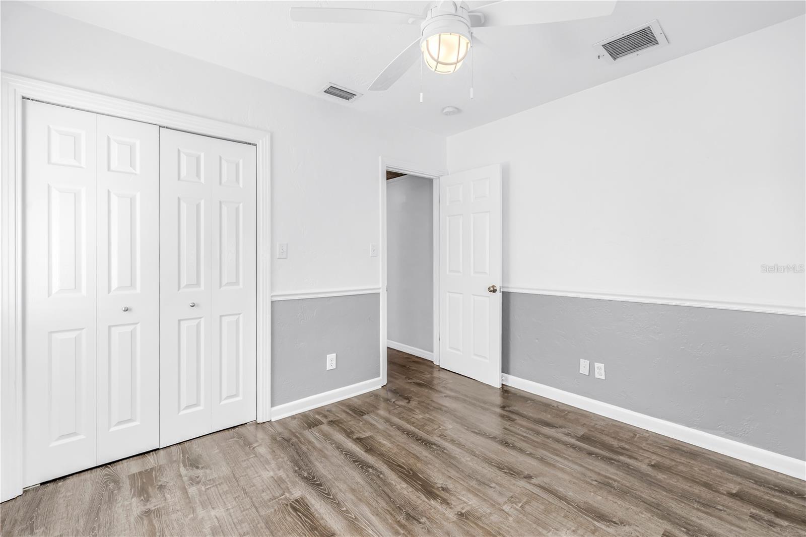 Image 21 of 37 For 774 40th Avenue Ne