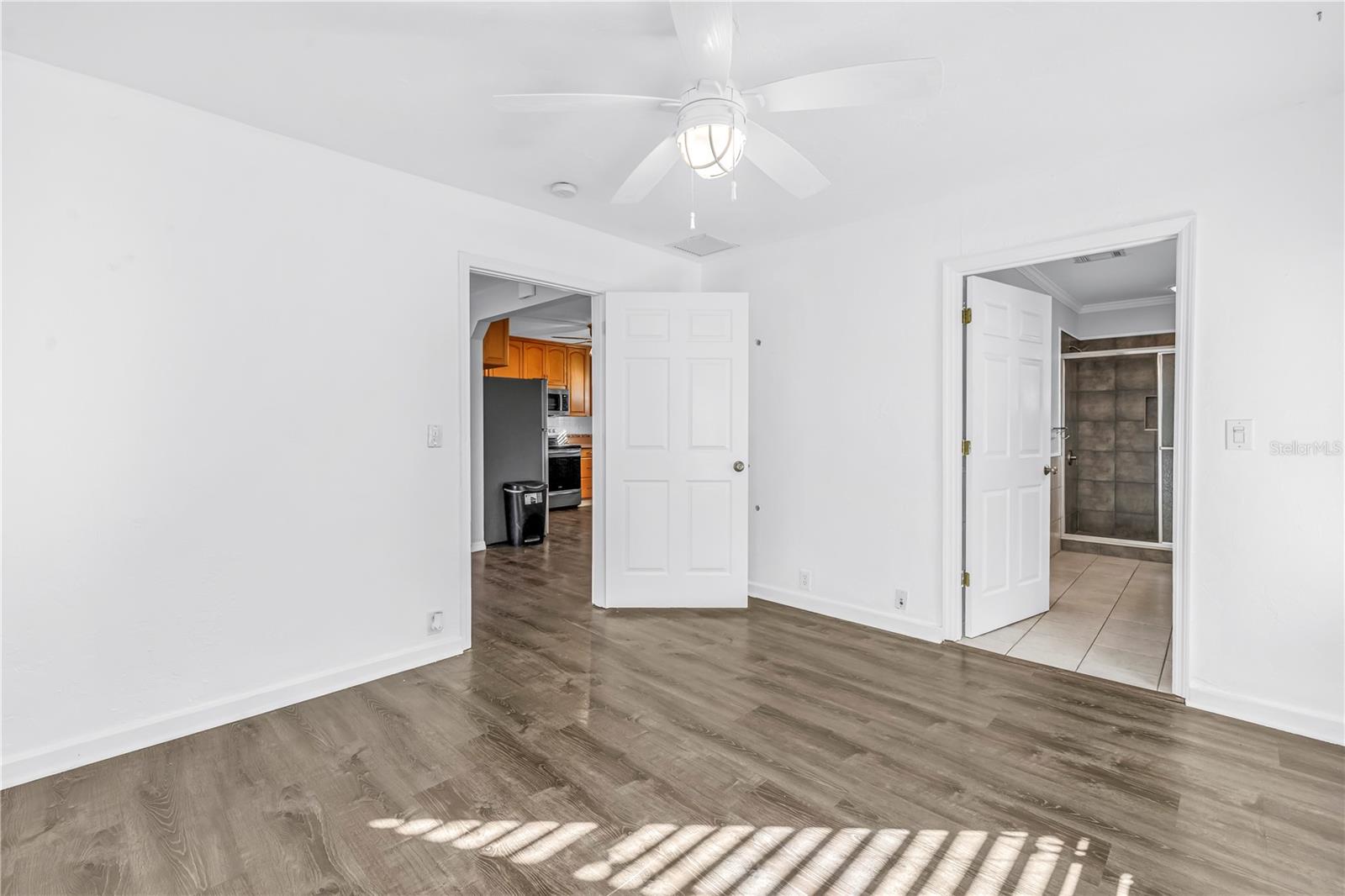 Image 23 of 37 For 774 40th Avenue Ne