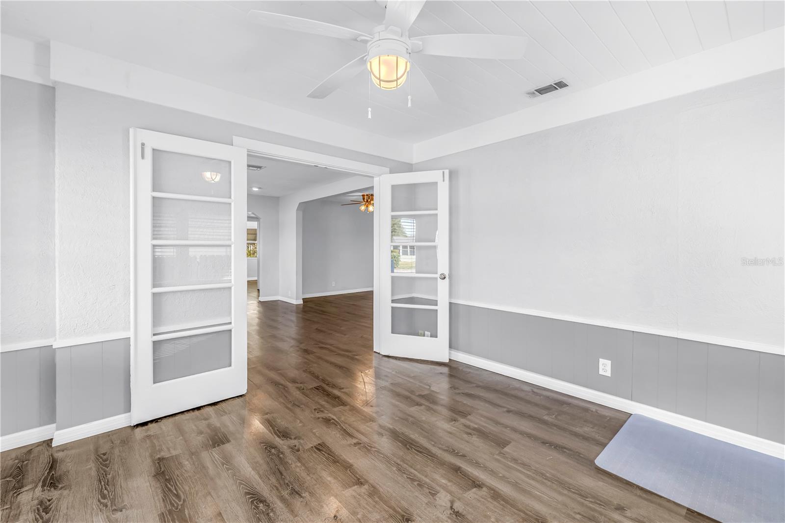 Image 6 of 37 For 774 40th Avenue Ne