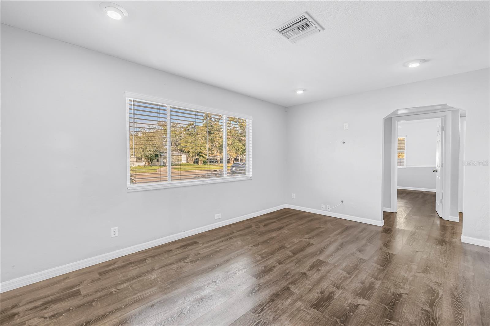 Image 9 of 37 For 774 40th Avenue Ne