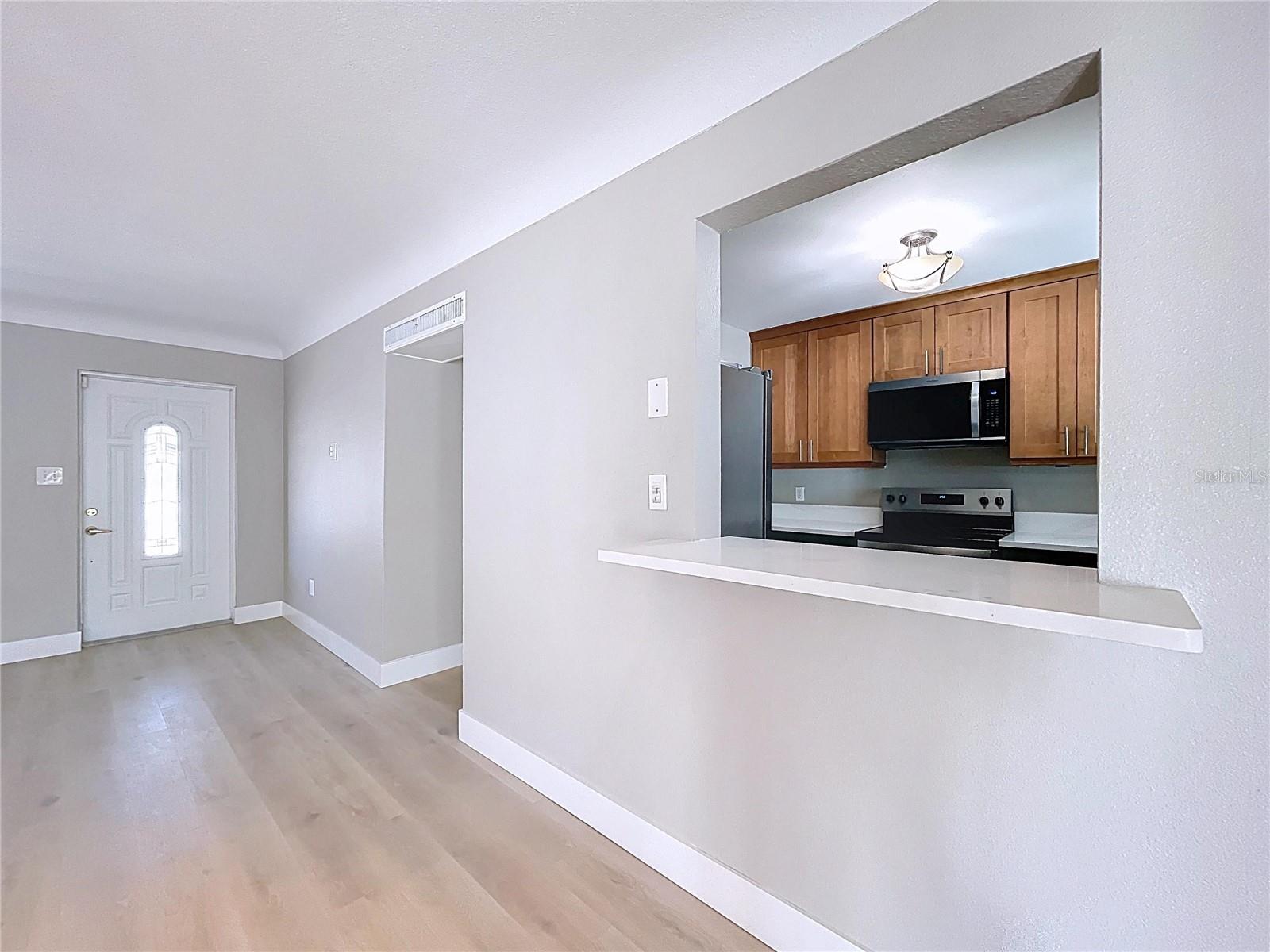 Image 15 of 53 For 8822 Bay Street Ne