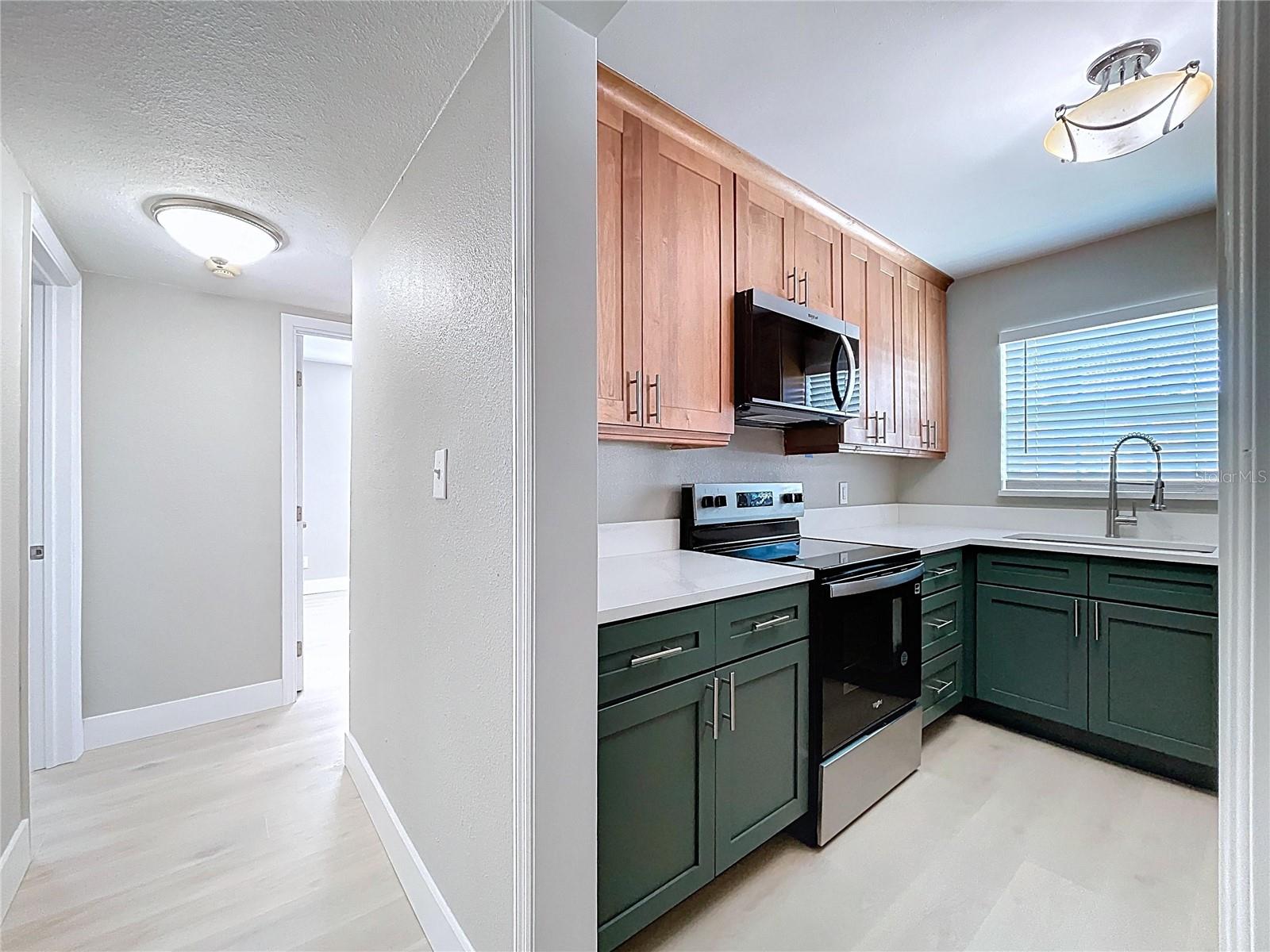 Image 17 of 53 For 8822 Bay Street Ne