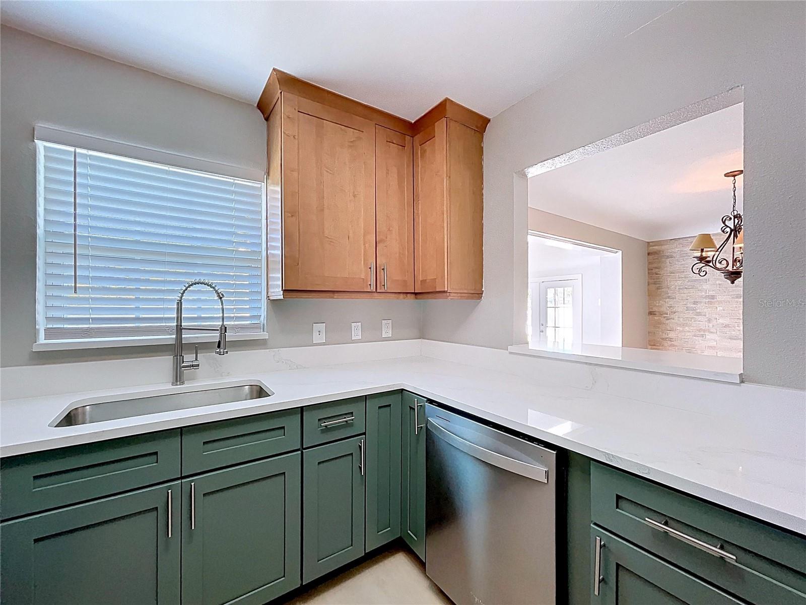 Image 19 of 53 For 8822 Bay Street Ne