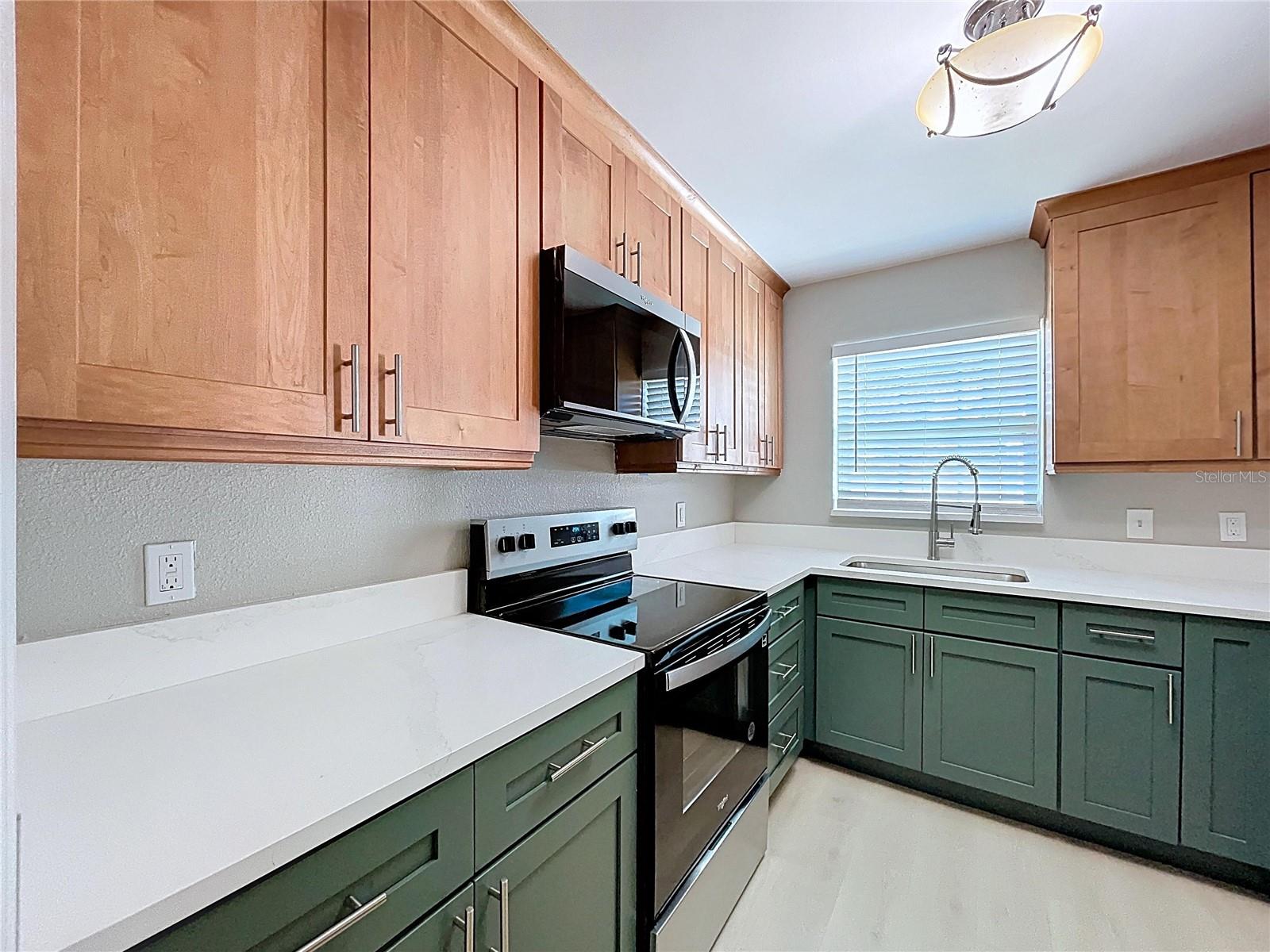 Image 20 of 53 For 8822 Bay Street Ne