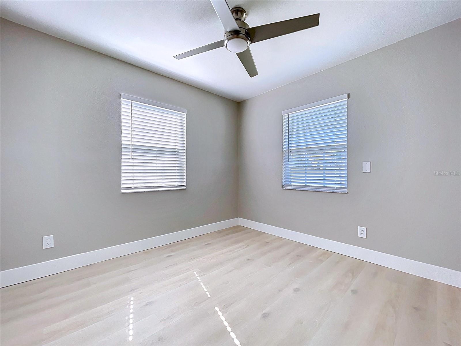 Image 25 of 53 For 8822 Bay Street Ne