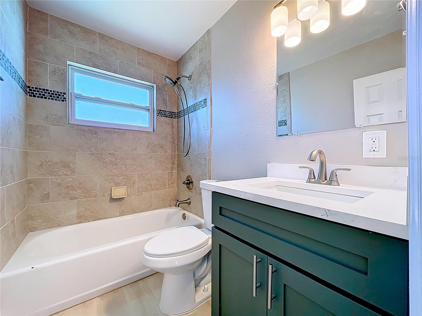 Image 27 of 53 For 8822 Bay Street Ne