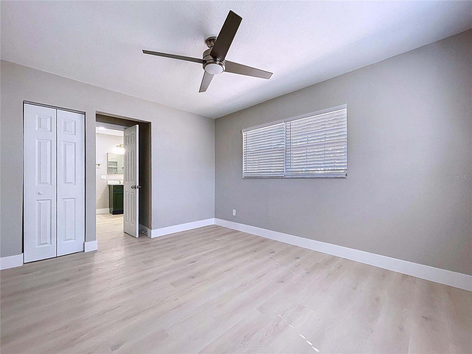 Image 28 of 53 For 8822 Bay Street Ne