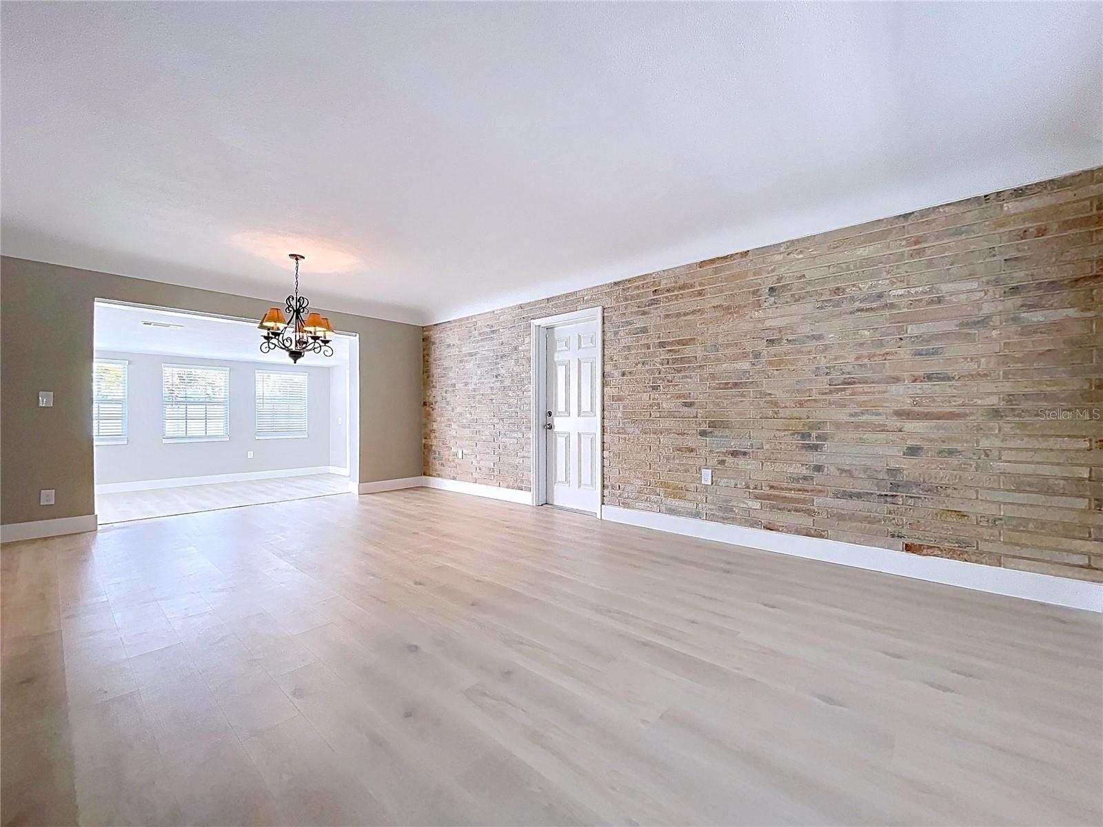 Image 3 of 53 For 8822 Bay Street Ne