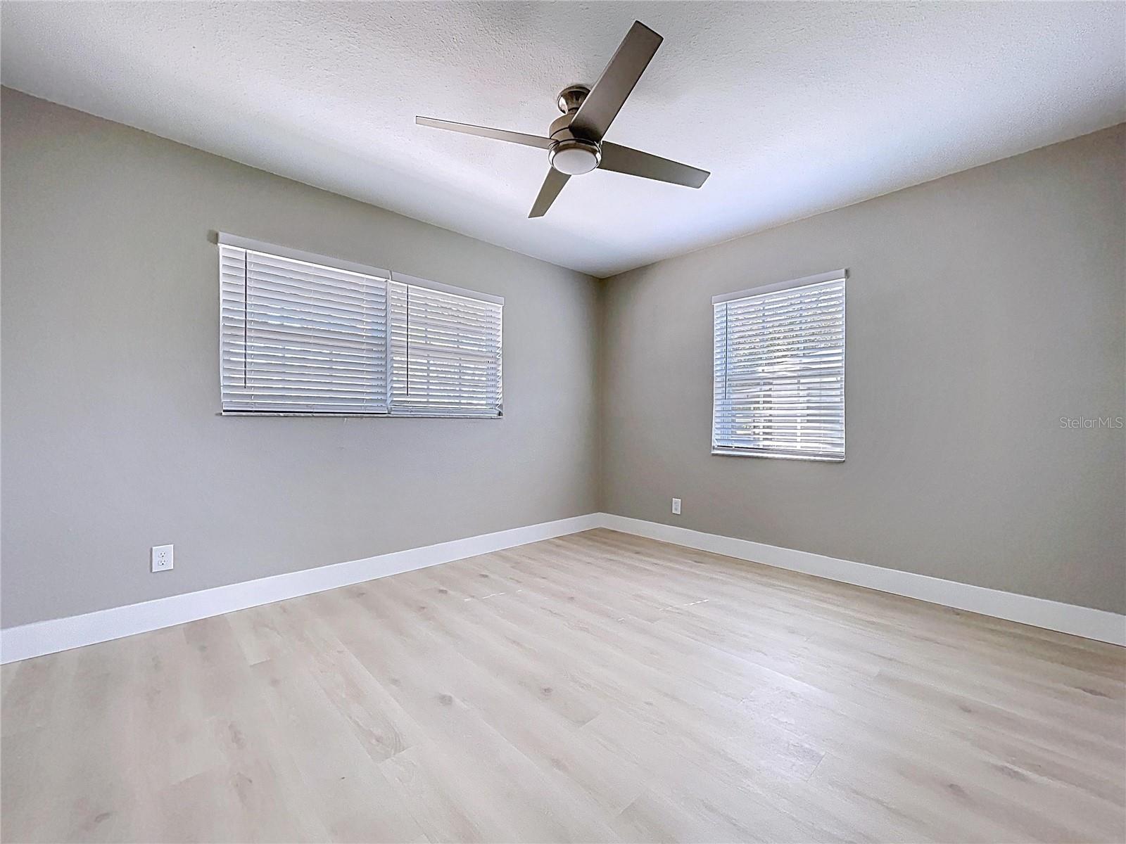 Image 31 of 53 For 8822 Bay Street Ne