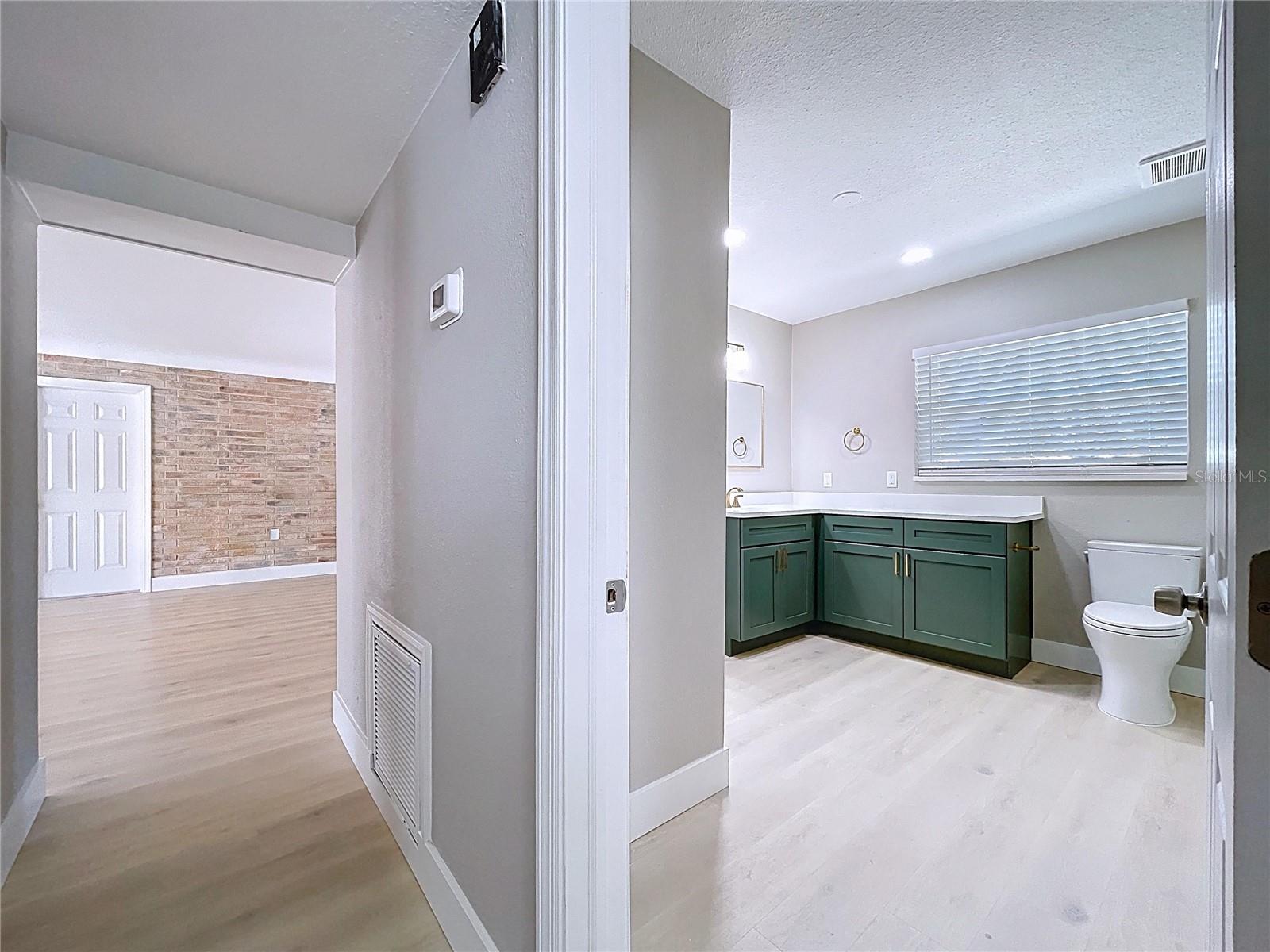 Image 33 of 53 For 8822 Bay Street Ne