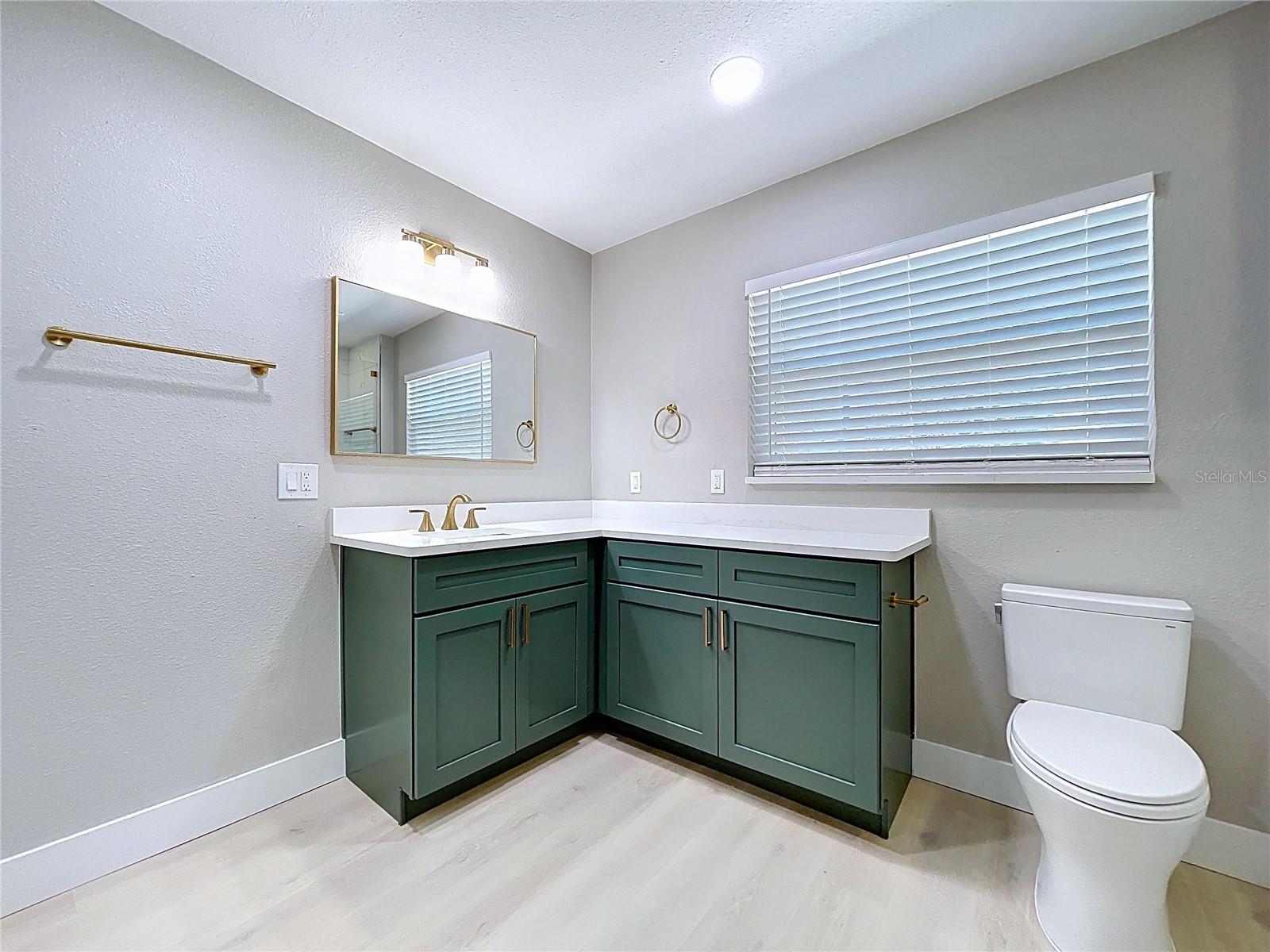 Image 36 of 53 For 8822 Bay Street Ne