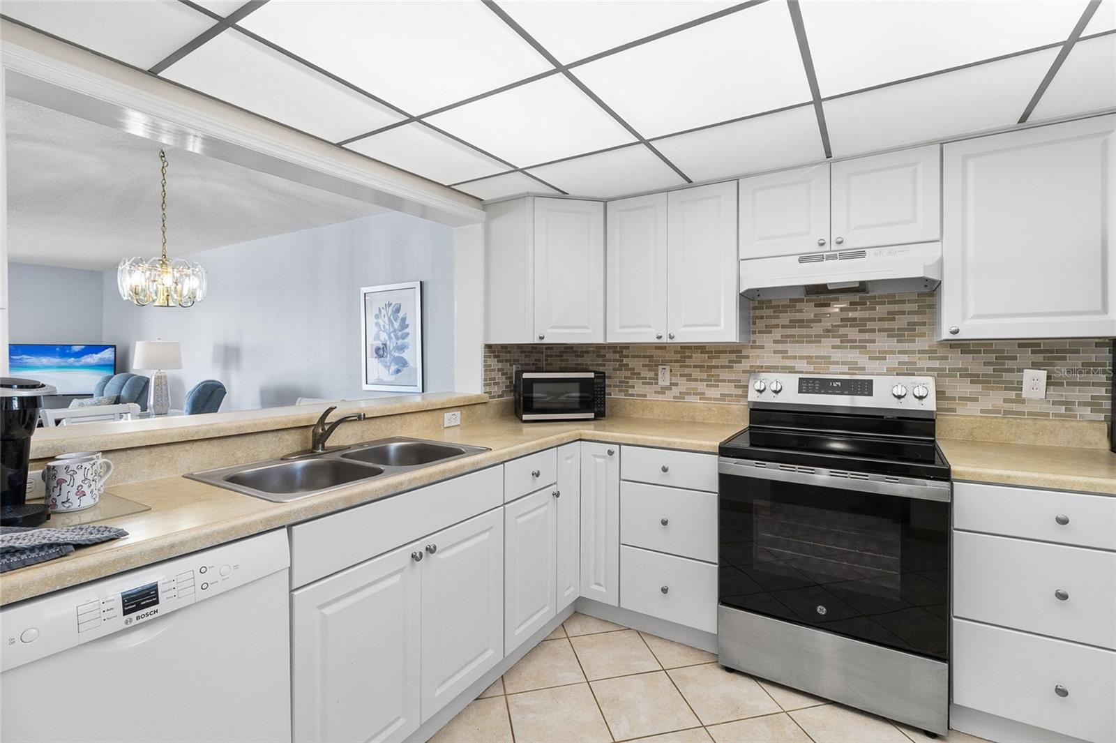 Image 4 of 54 For 15000 Gulf Boulevard 605