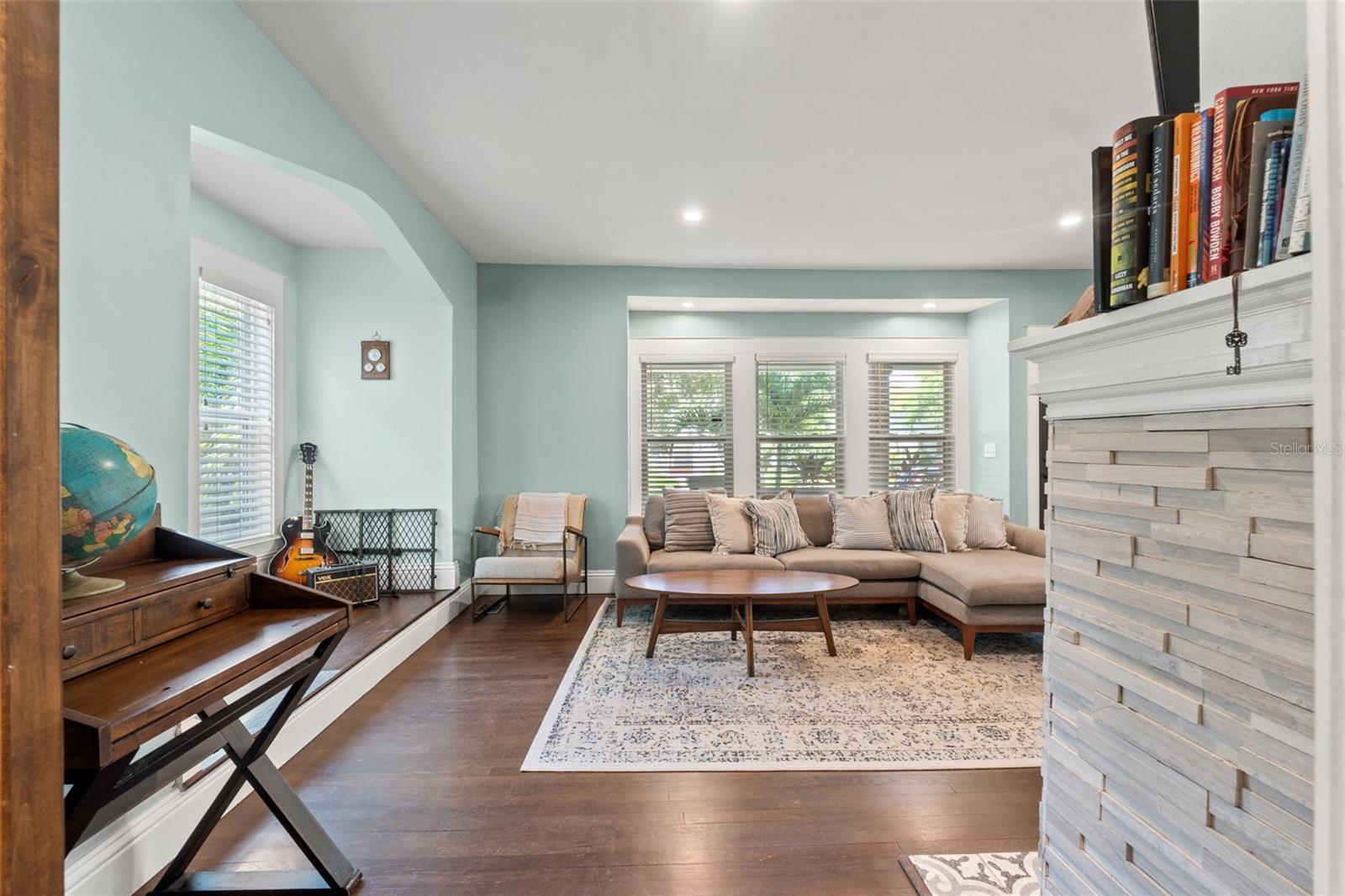 Image 22 of 48 For 1170 24th Avenue N