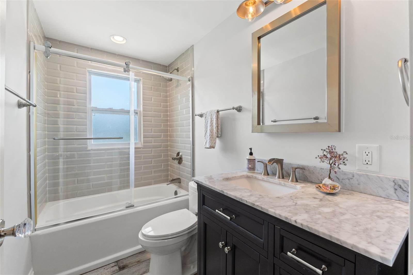 Image 30 of 48 For 1170 24th Avenue N