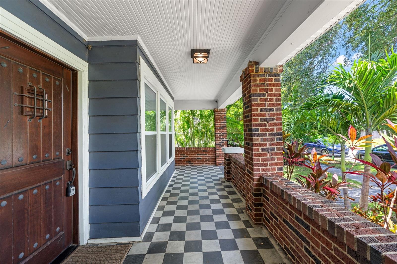 Image 4 of 48 For 1170 24th Avenue N