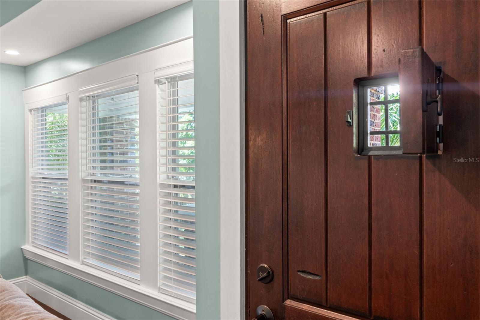 Image 6 of 48 For 1170 24th Avenue N