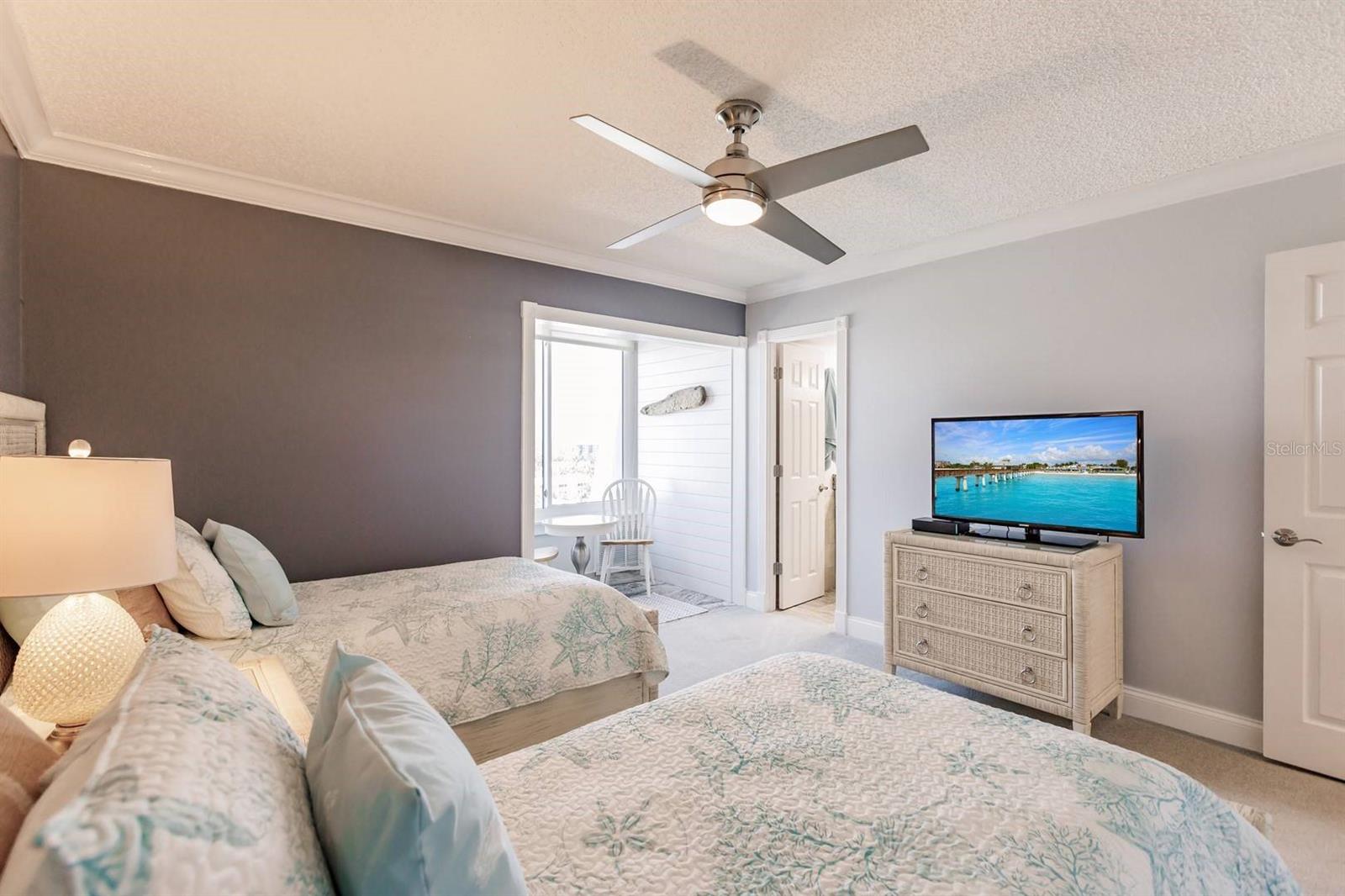 Image 19 of 32 For 1055 Peppertree Drive 805aa