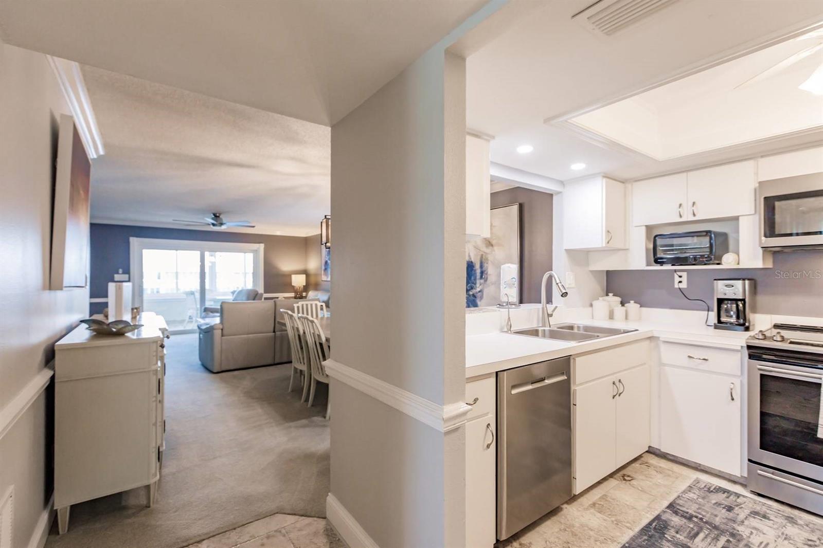 Image 4 of 32 For 1055 Peppertree Drive 805aa