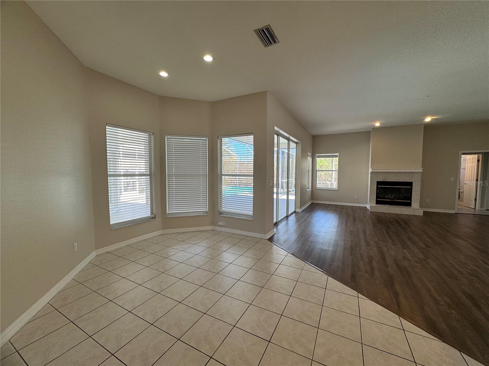 Image 13 of 30 For 28724 Hanging Moss Loop