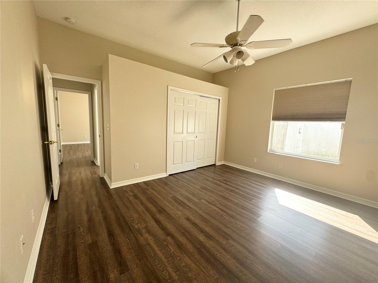 Image 18 of 30 For 28724 Hanging Moss Loop