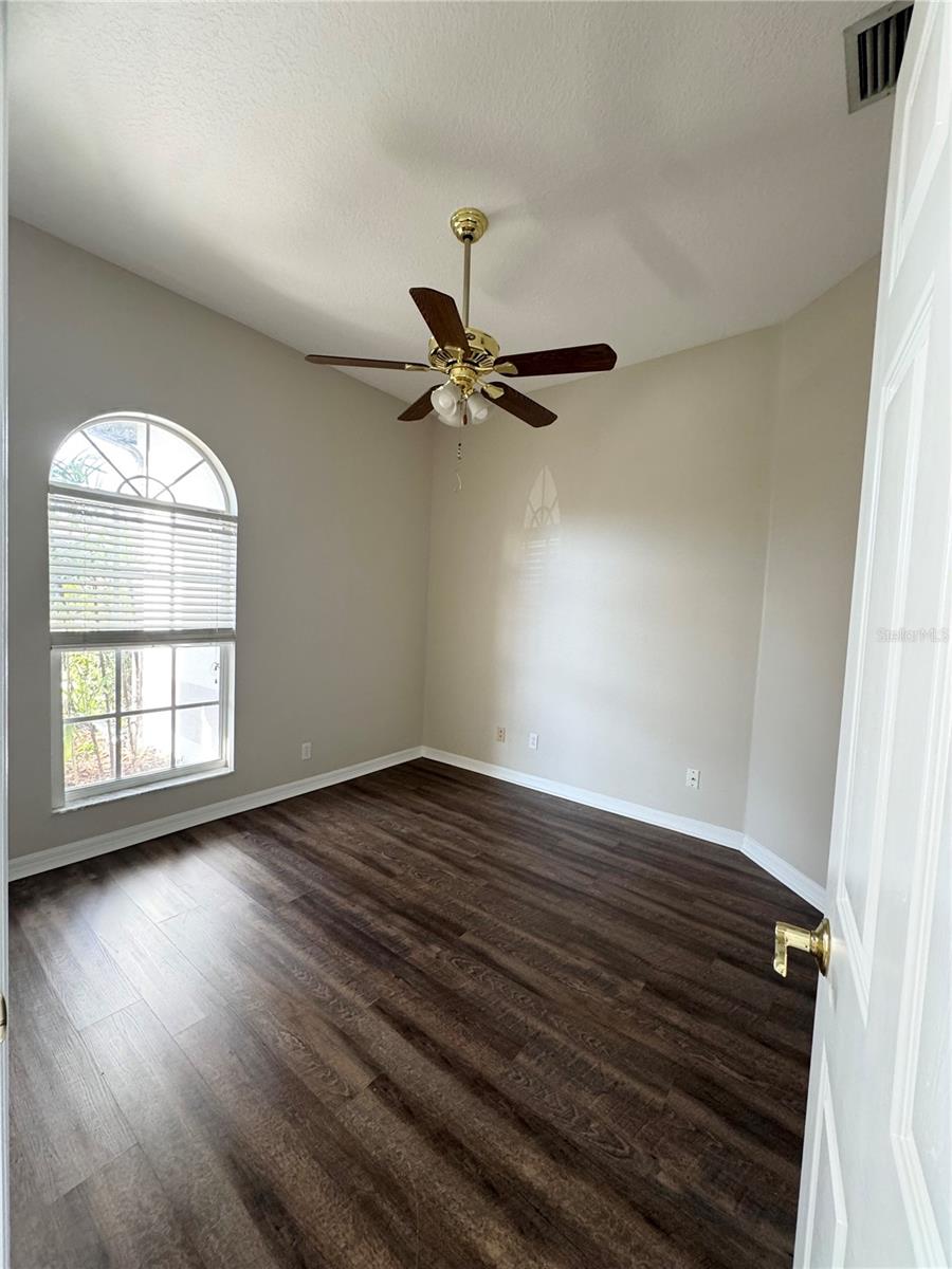 Image 7 of 30 For 28724 Hanging Moss Loop