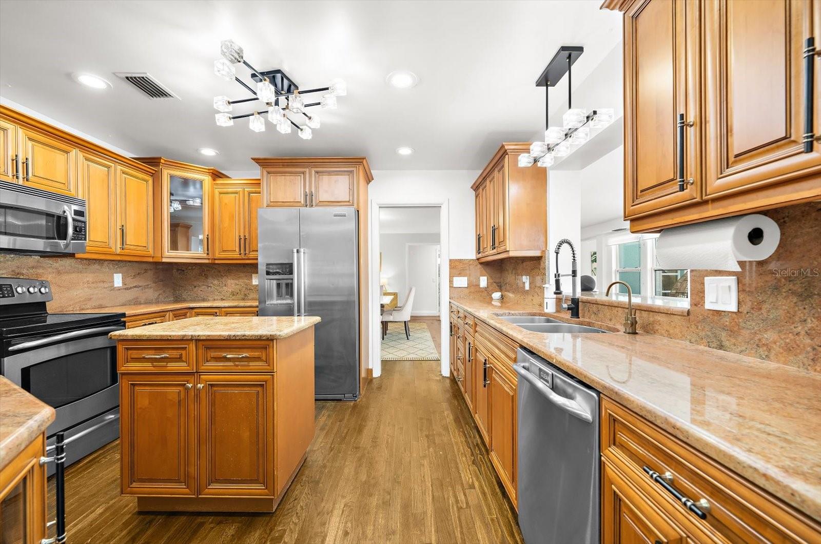 Image 19 of 63 For 1406 Southridge Drive