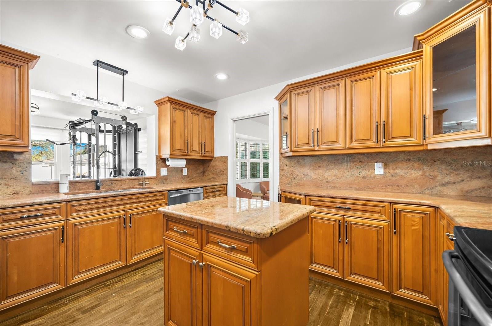 Image 21 of 63 For 1406 Southridge Drive