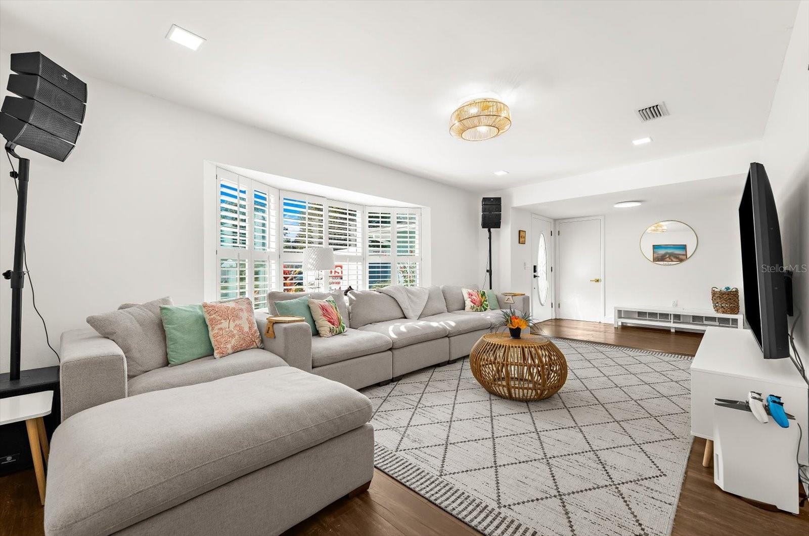 Image 6 of 63 For 1406 Southridge Drive