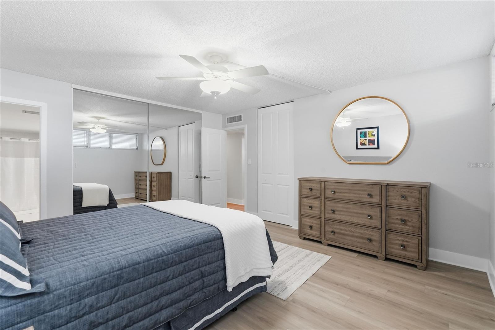 Image 11 of 18 For 632 Edgewater Drive 135