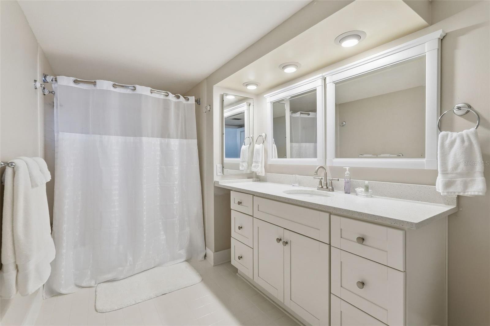 Image 12 of 18 For 632 Edgewater Drive 135