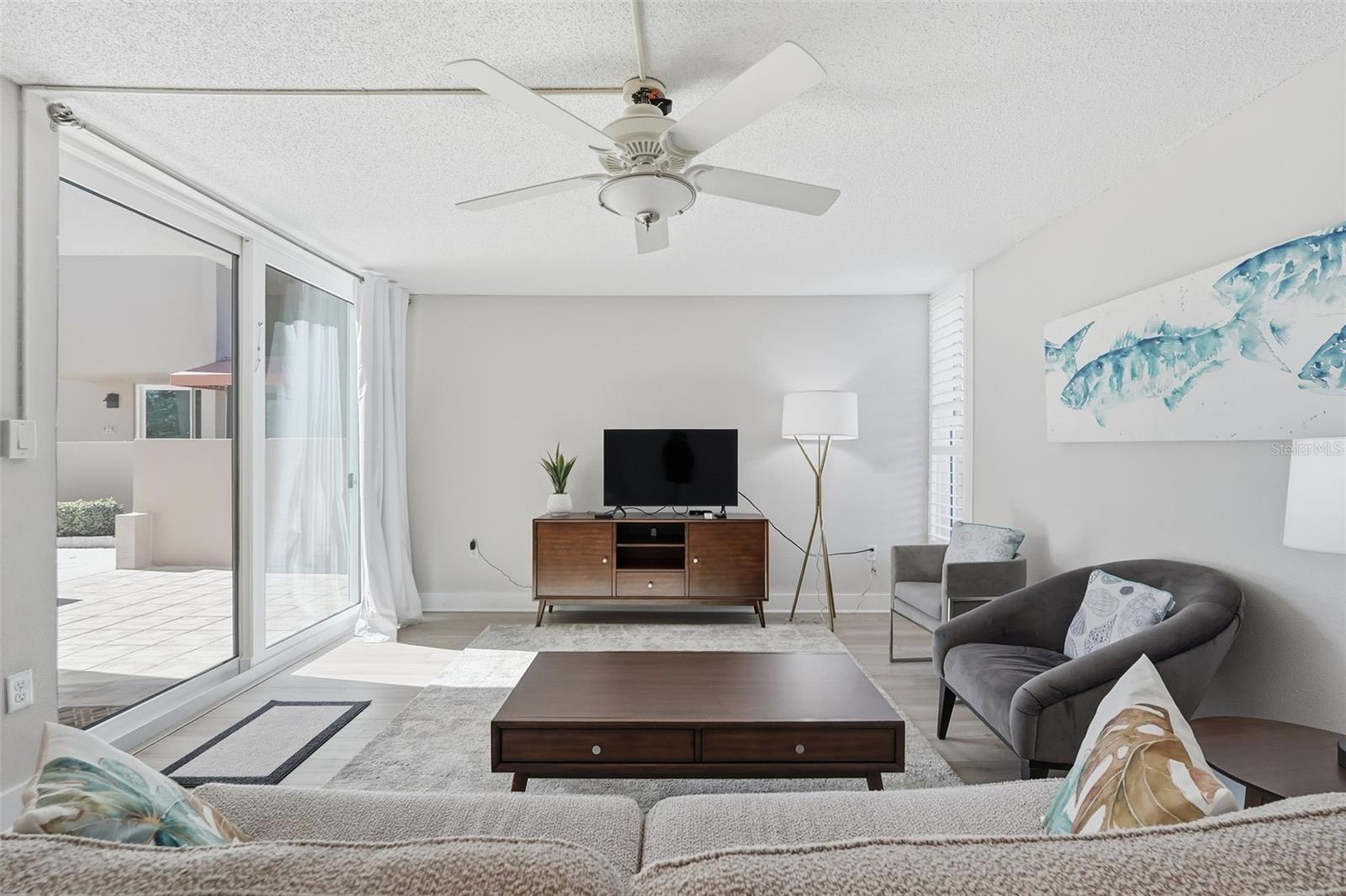 Image 4 of 18 For 632 Edgewater Drive 135