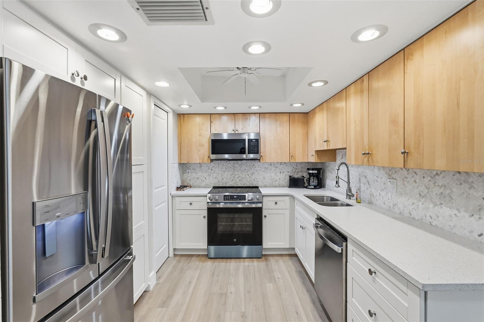 Image 6 of 18 For 632 Edgewater Drive 135