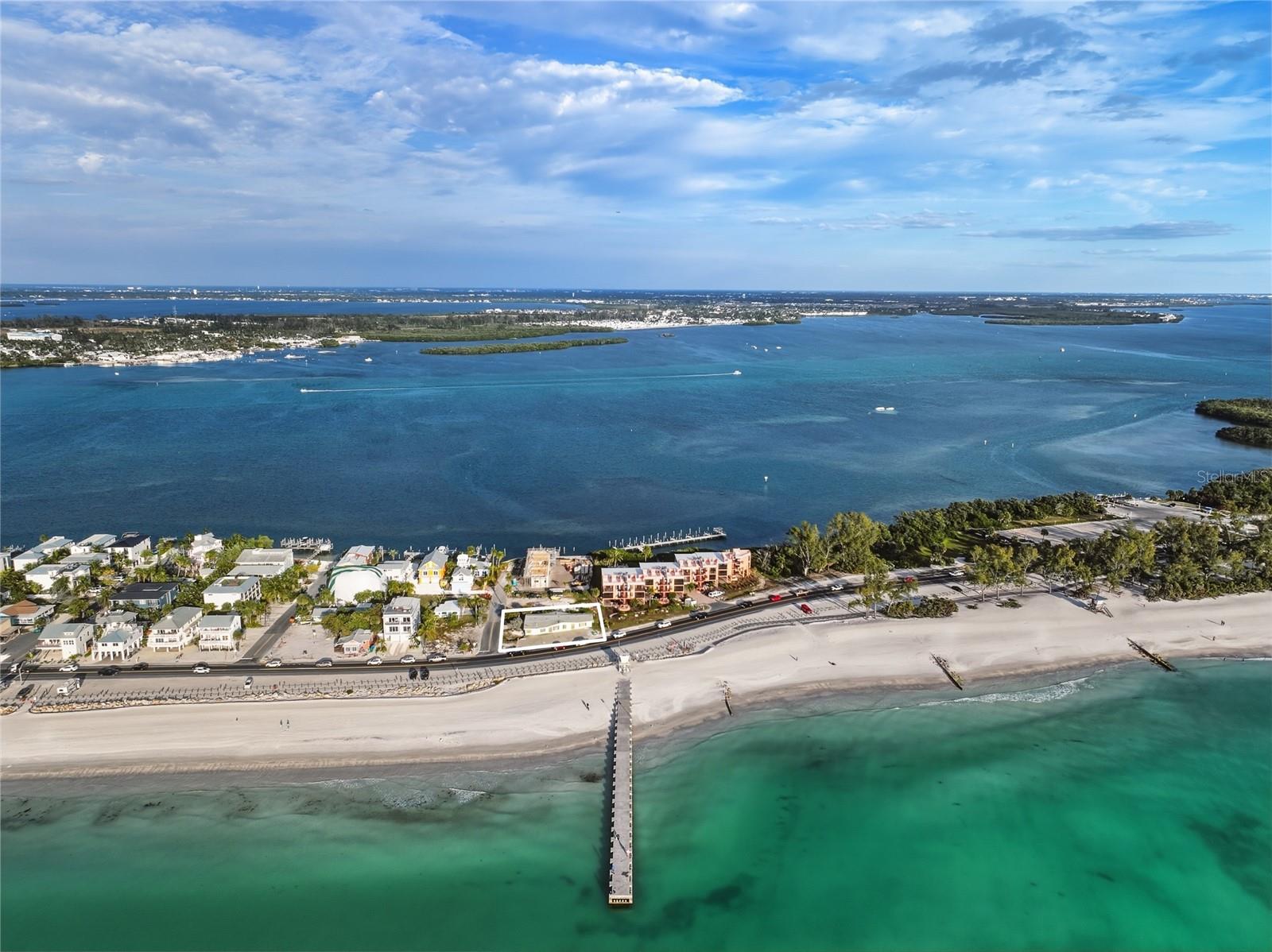 Image 12 of 27 For 1303 Gulf Drive S 2