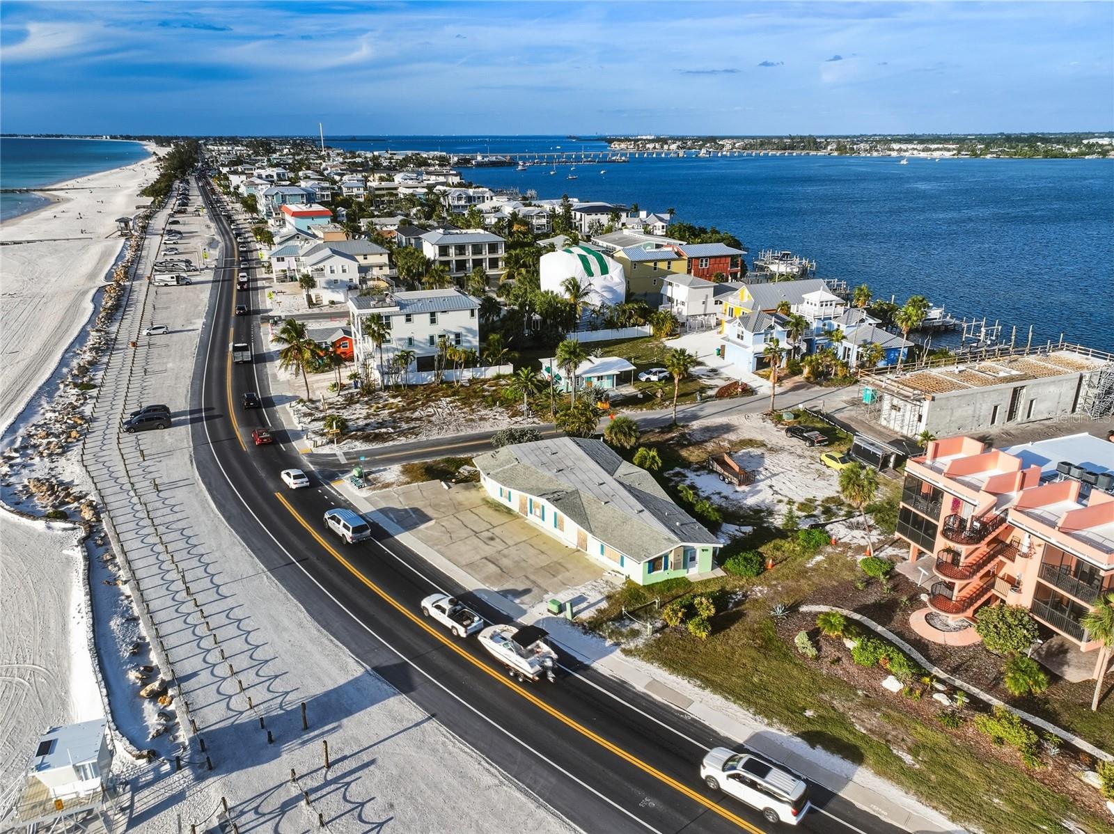 Image 22 of 27 For 1303 Gulf Drive S 2