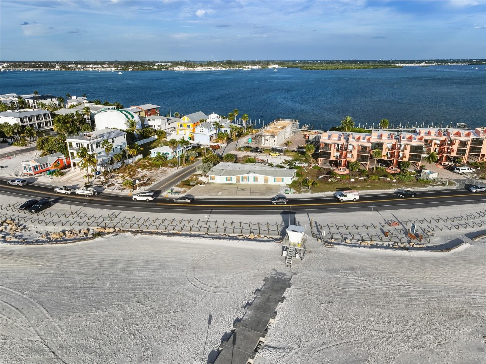 Image 23 of 27 For 1303 Gulf Drive S 2