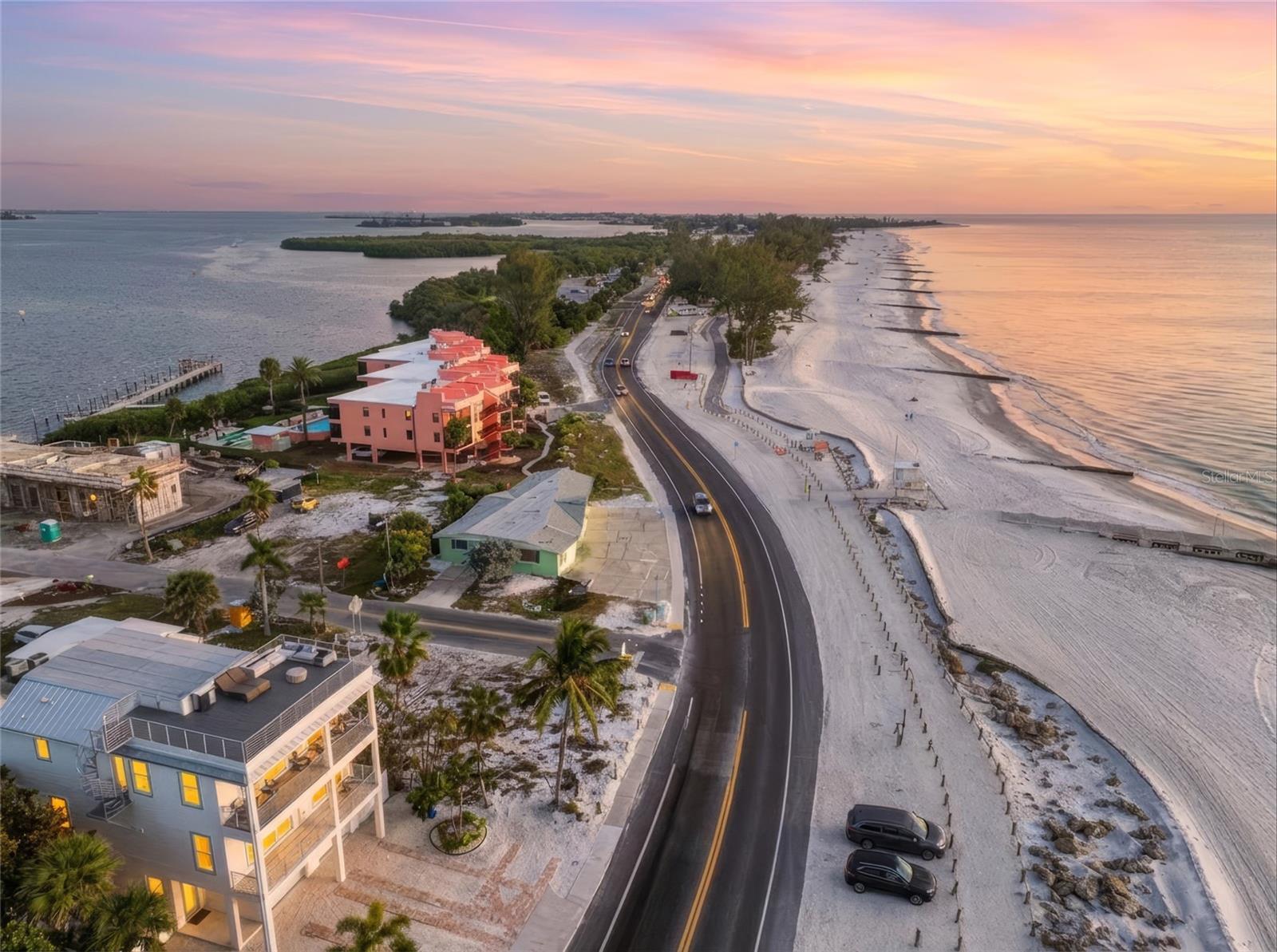 Image 3 of 27 For 1303 Gulf Drive S 2