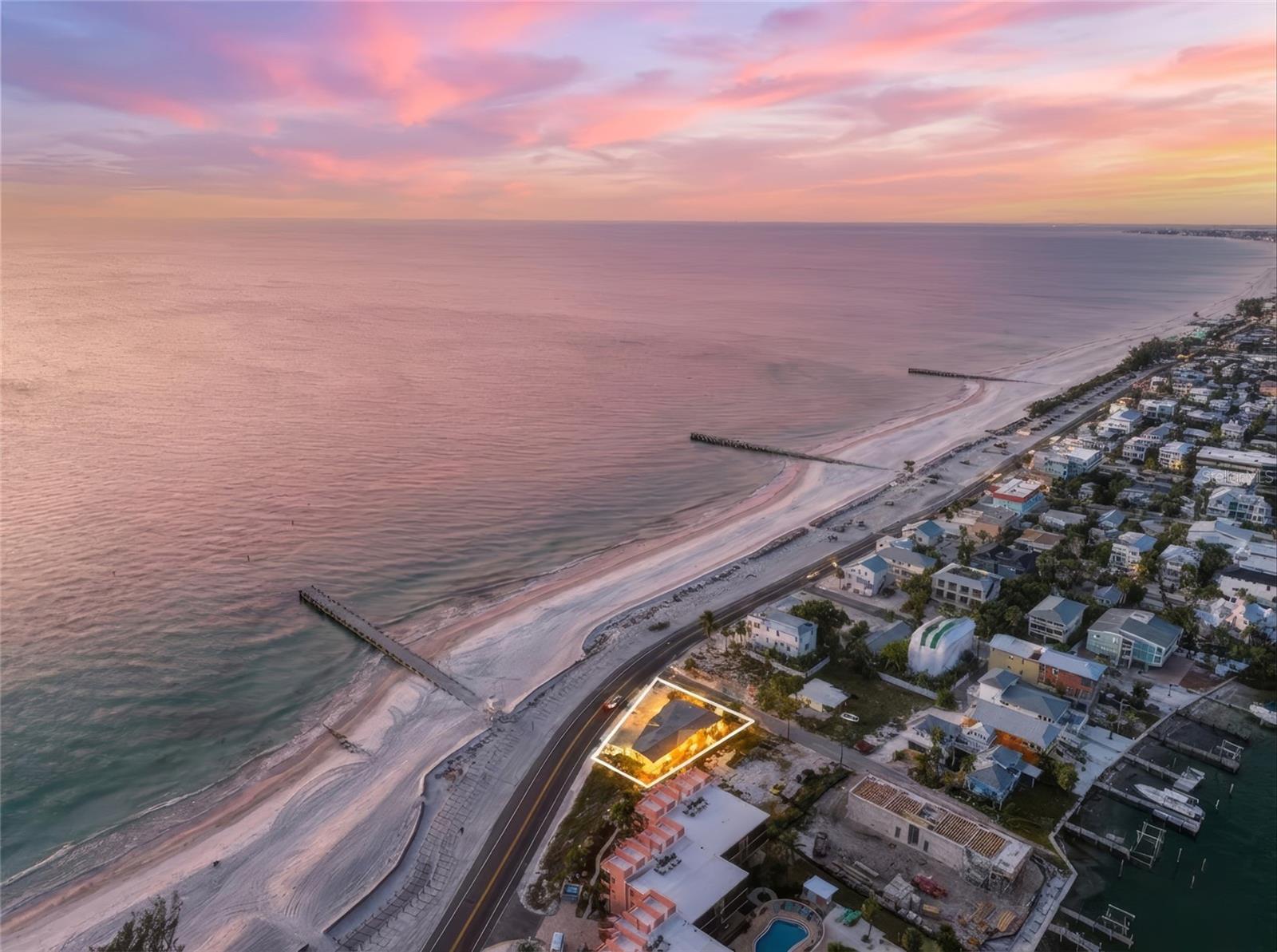 Image 6 of 27 For 1303 Gulf Drive S 2