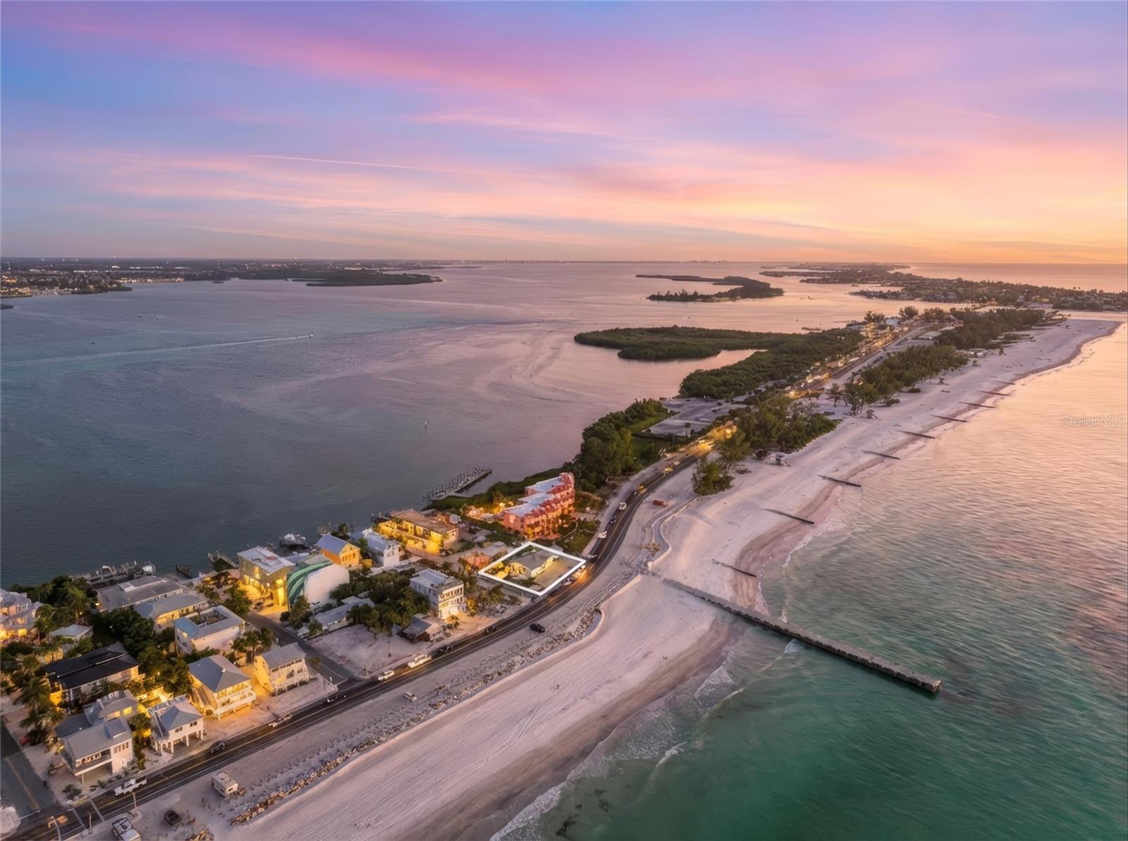 Image 7 of 27 For 1303 Gulf Drive S 2