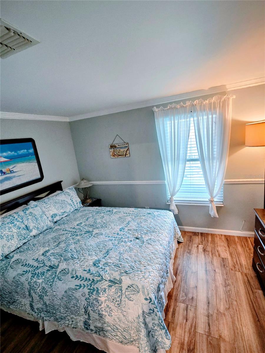 Image 10 of 16 For 742 Arthurs Court