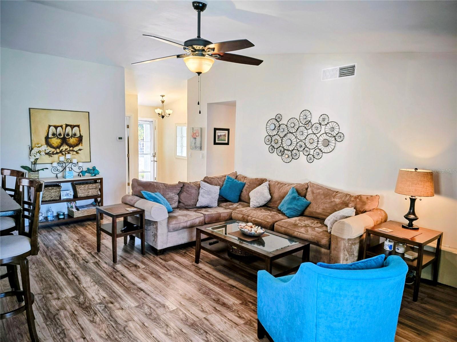 Image 2 of 16 For 742 Arthurs Court