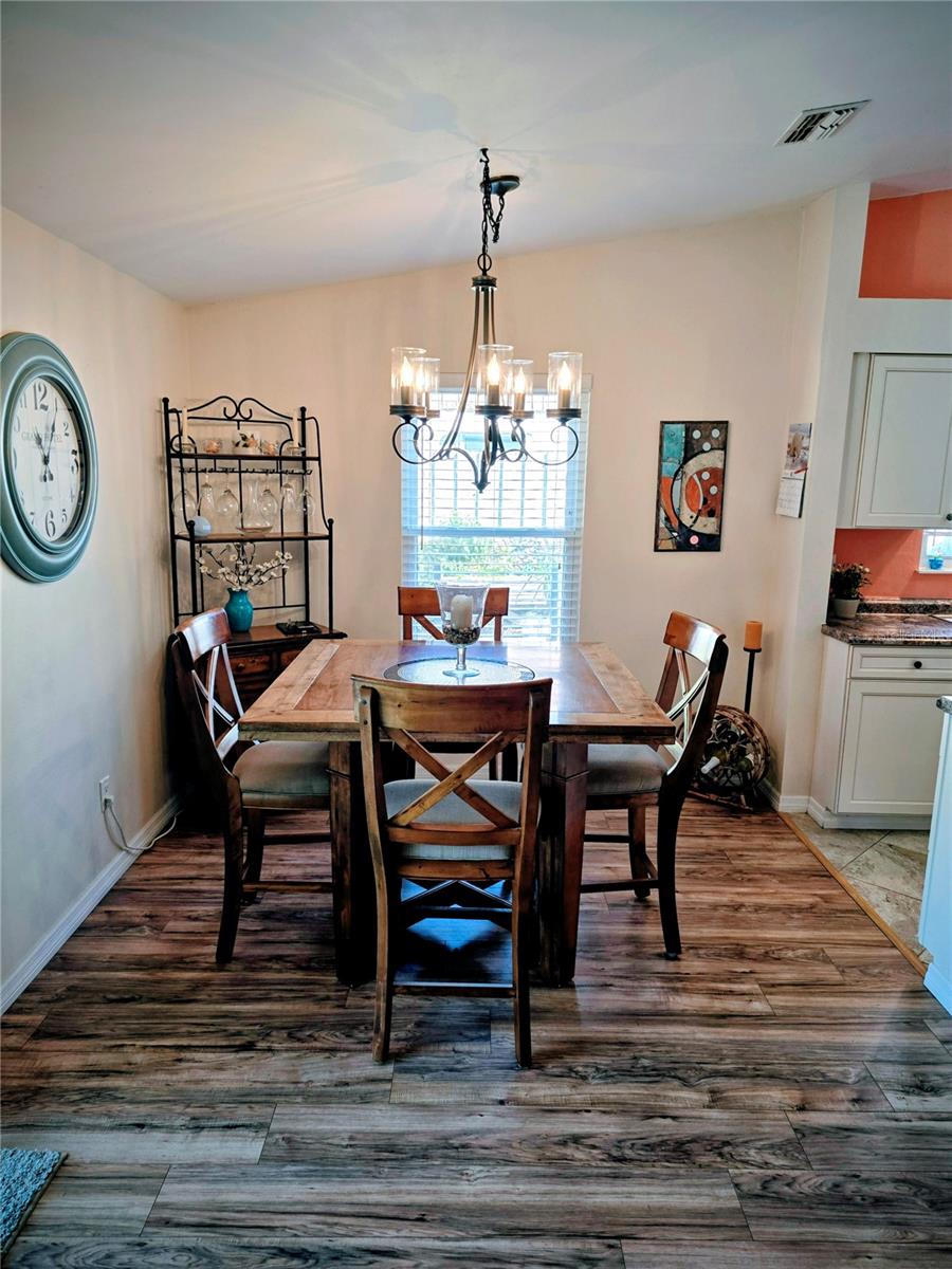 Image 5 of 16 For 742 Arthurs Court