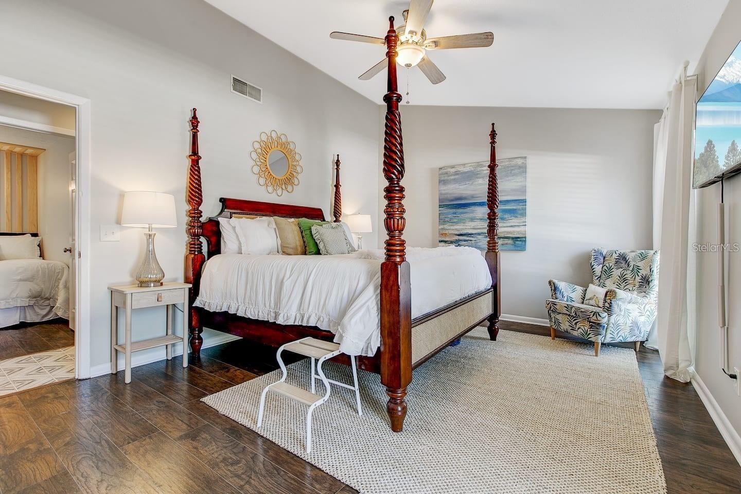 Listing photo id 8 for 1330 Peachfield Drive