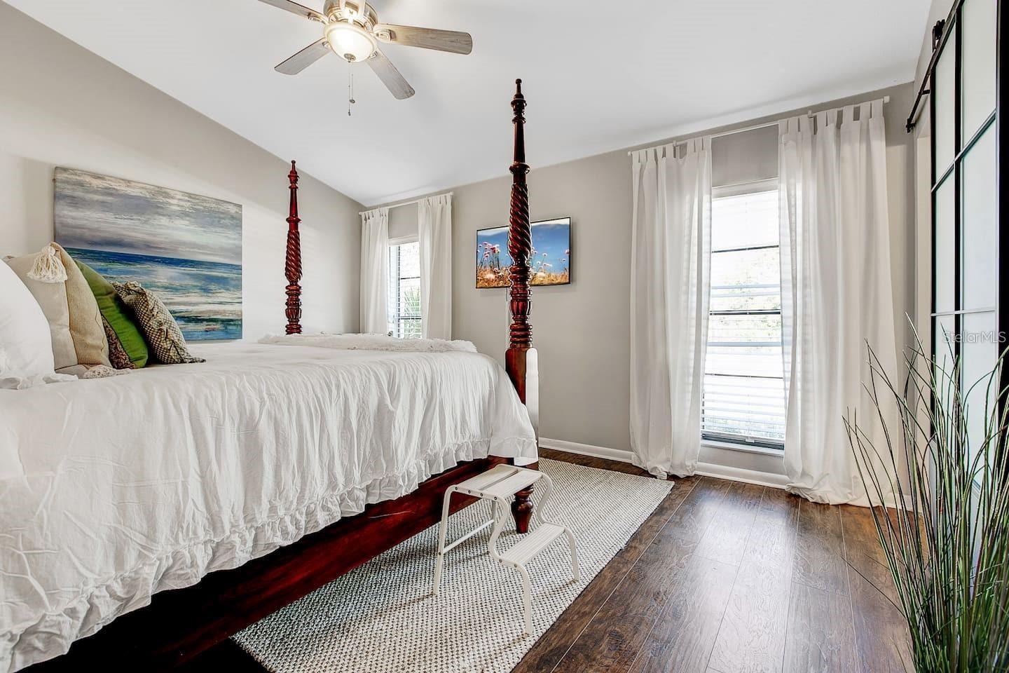 Listing photo id 9 for 1330 Peachfield Drive