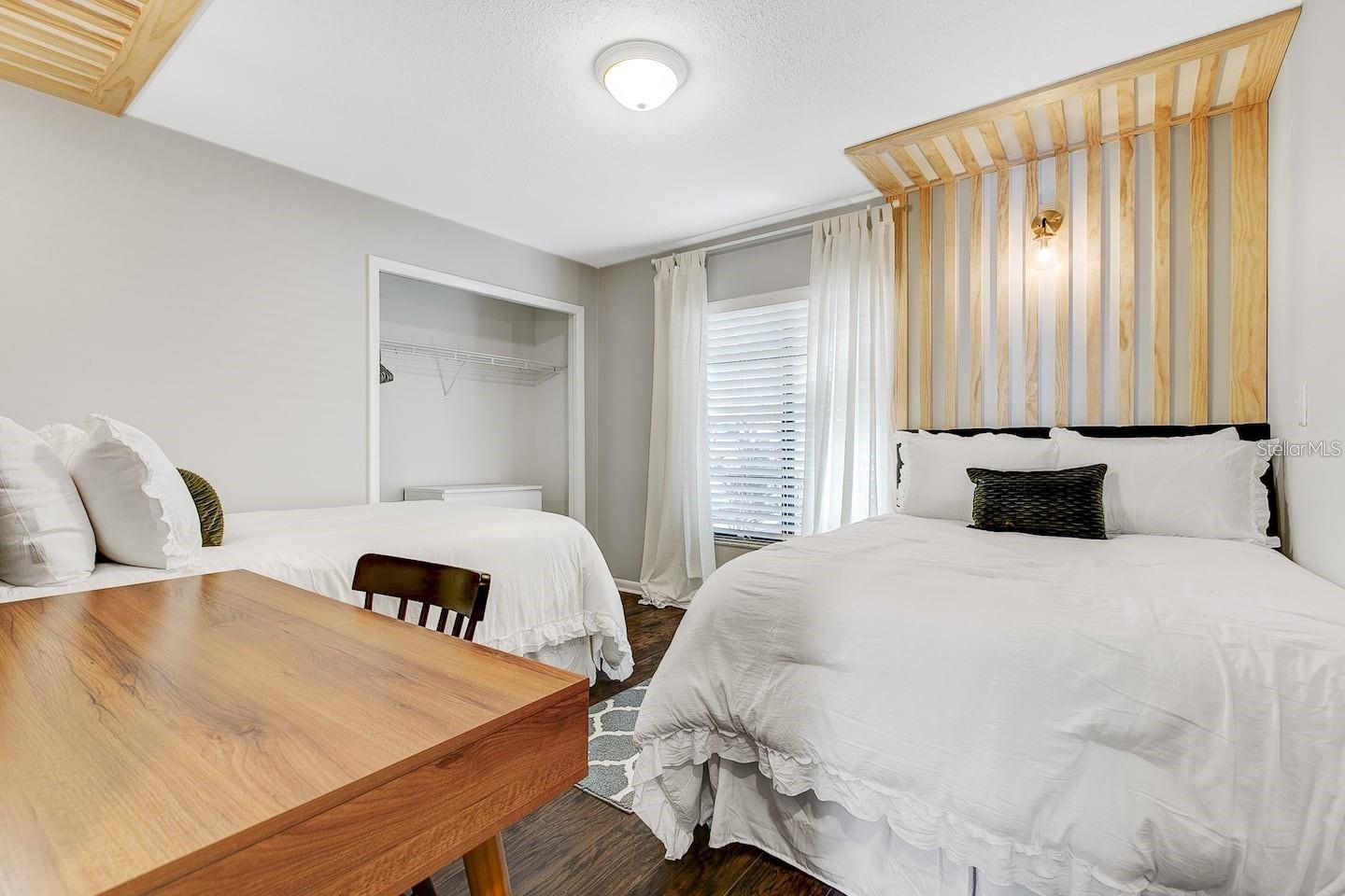 Listing photo id 14 for 1330 Peachfield Drive