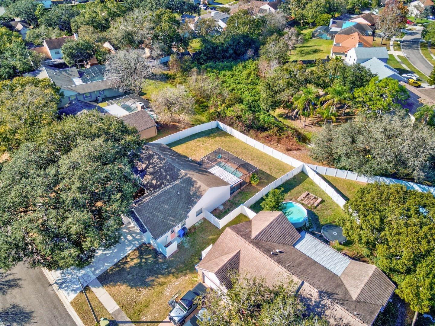 Listing photo id 22 for 1330 Peachfield Drive