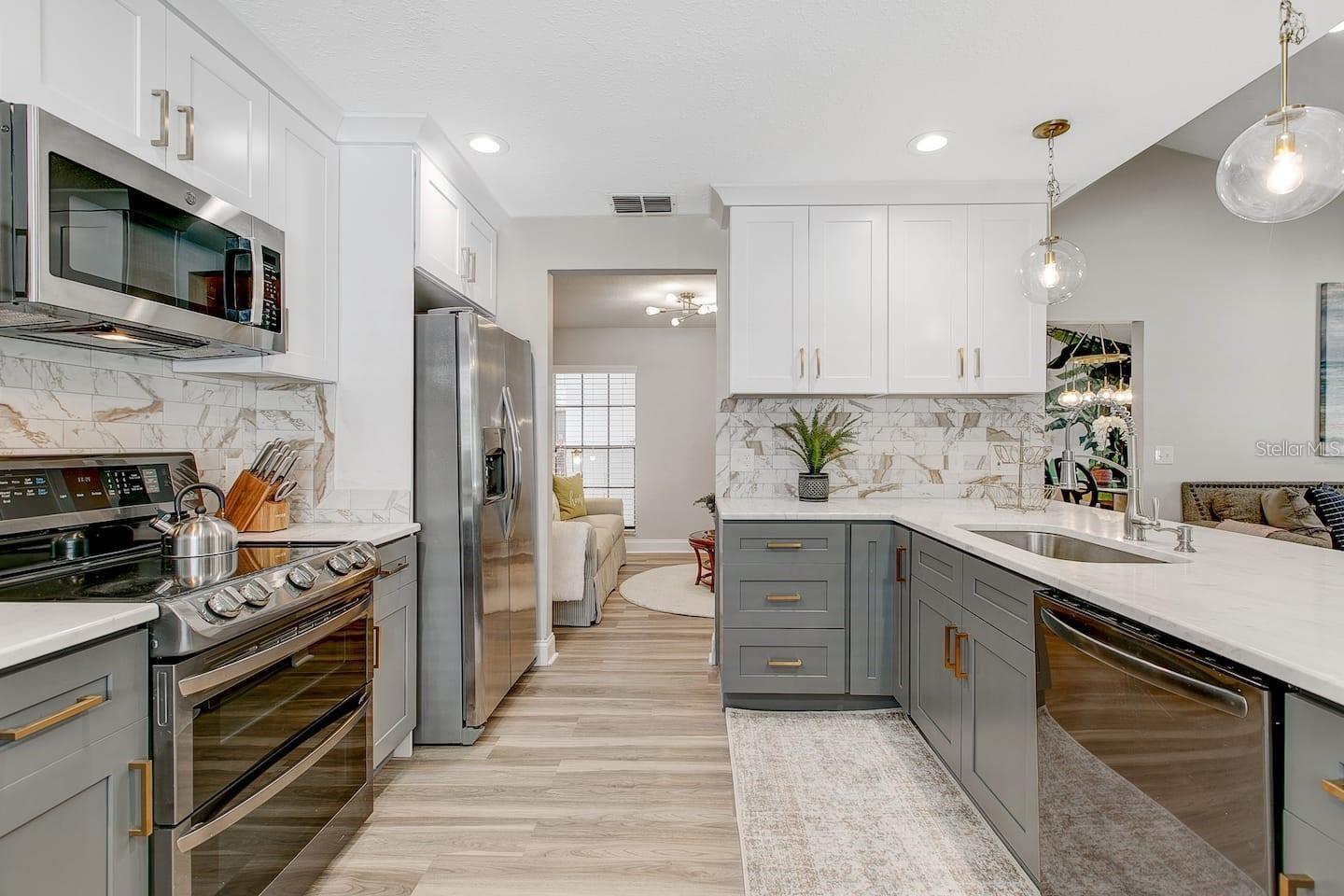 Listing photo id 6 for 1330 Peachfield Drive