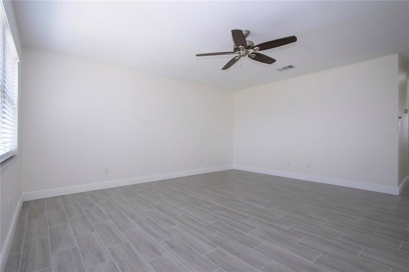 Image 16 of 63 For 1906 Canterbury Lane 20