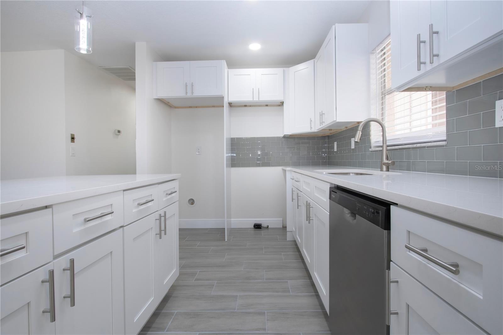 Image 18 of 63 For 1906 Canterbury Lane 20