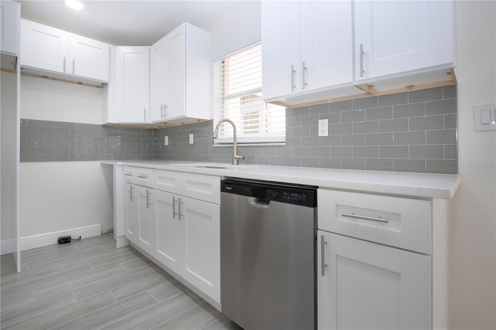 Image 23 of 63 For 1906 Canterbury Lane 20